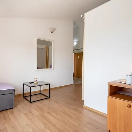 Appartamento Leženić